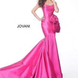 Jovani Dramatic Bow and Train Dress! Brand New!